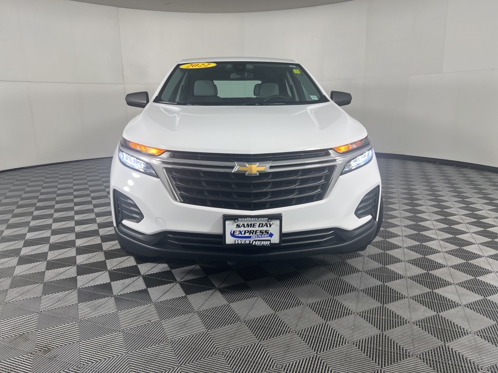 2022 Chevrolet Equinox LS photo 3