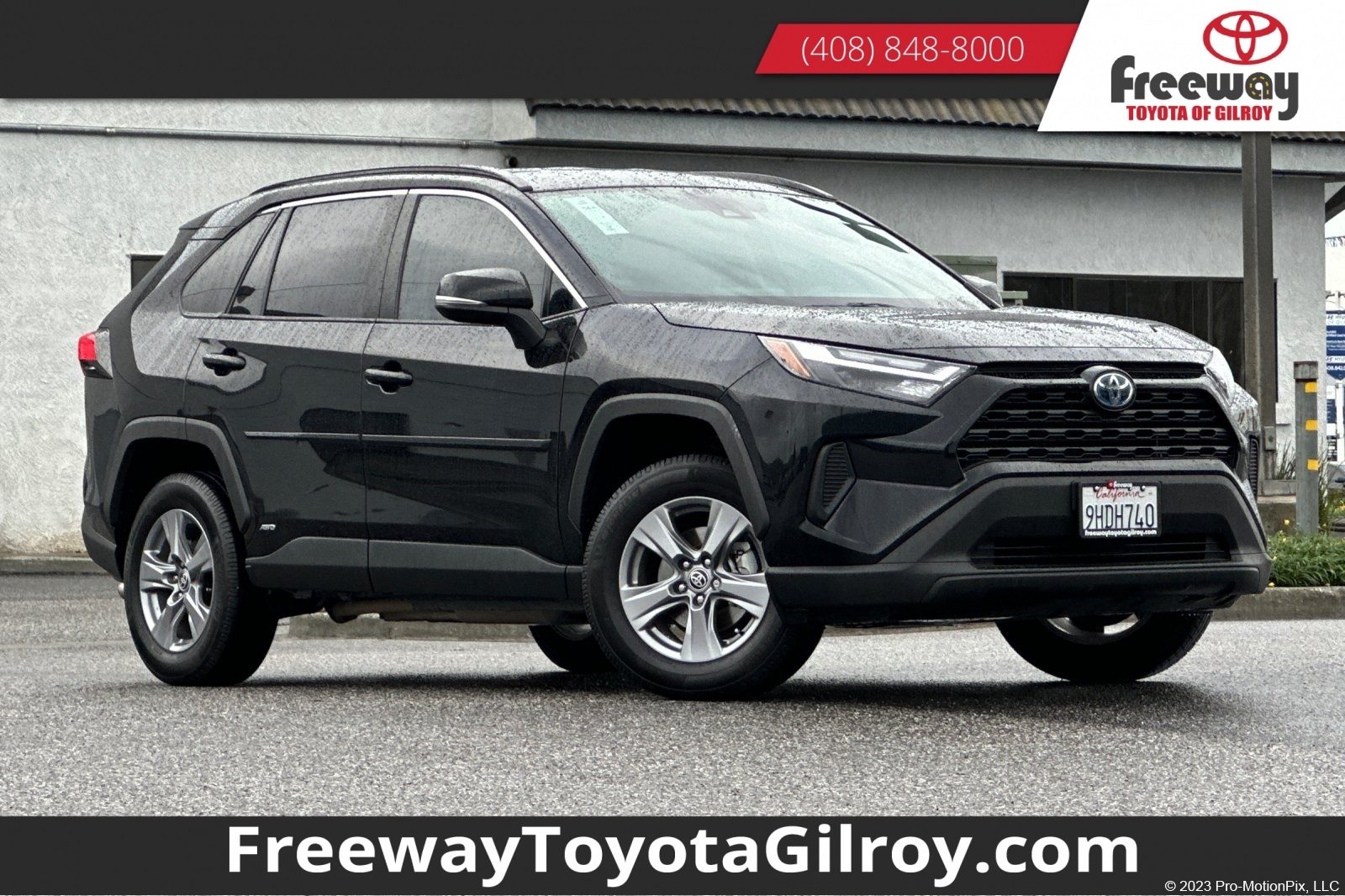 2022 Toyota RAV4 XLE's photo