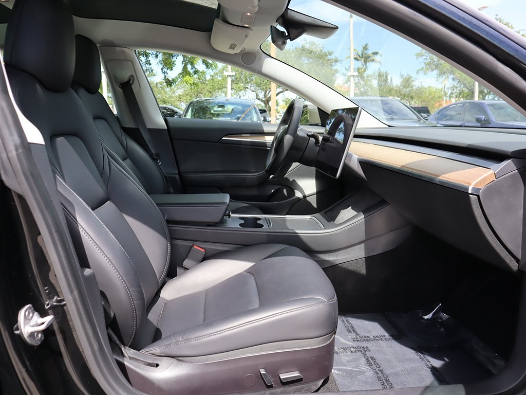 2021 Tesla Model 3 Standard Range Plus photo 25