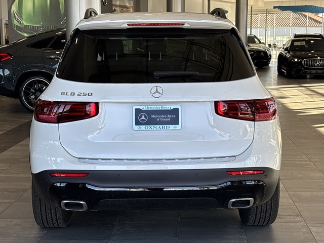 2026 Mercedes Benz GLB 250 photo 4