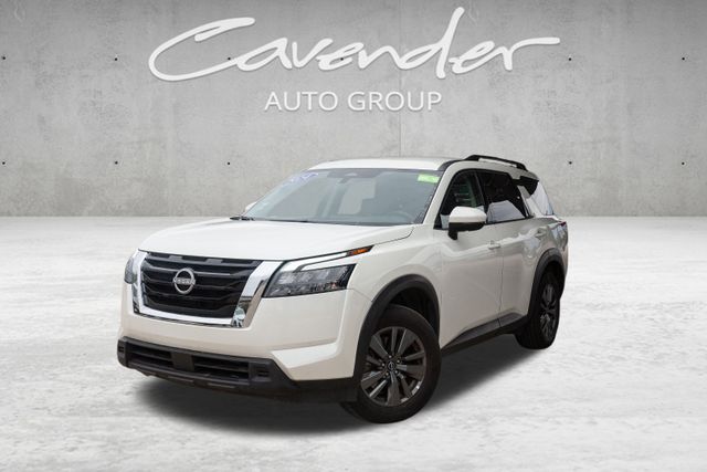 2024 Nissan Pathfinder SV's photo