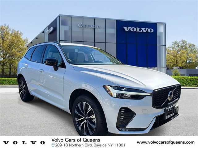2025 Volvo XC60 Core's photo