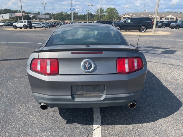 2011 Ford Mustang V6 Premium photo 4