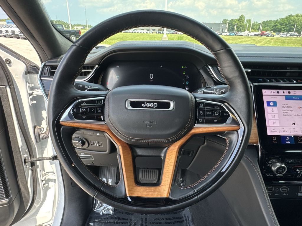2022 Jeep Grand Cherokee Summit Reserve 4xe photo 11