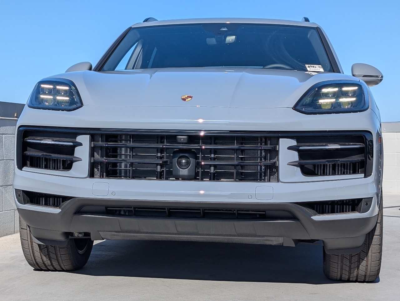 2025 Porsche Cayenne photo 8