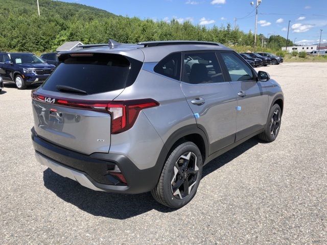 2026 Kia Seltos EX photo 3