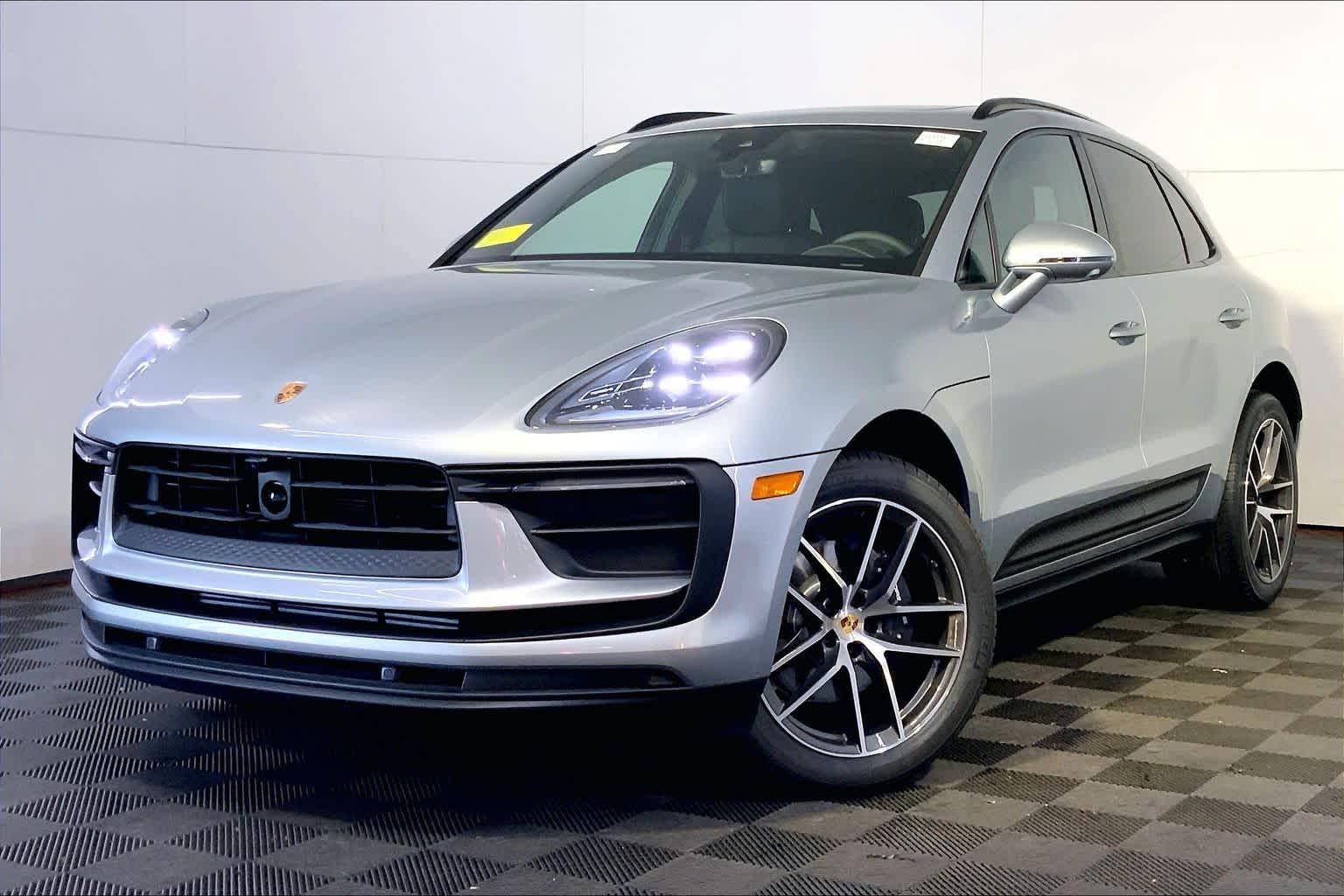 2026 Porsche Macan Base