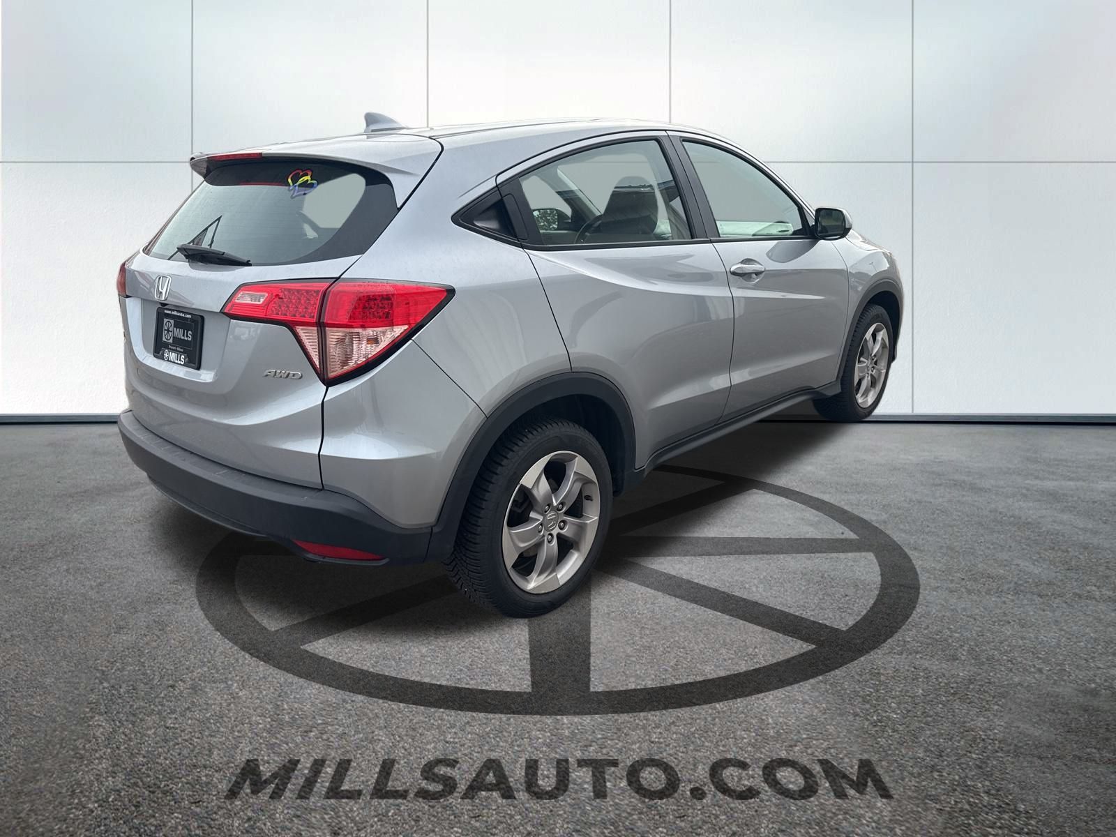 2018 Honda HR-V LX photo 3
