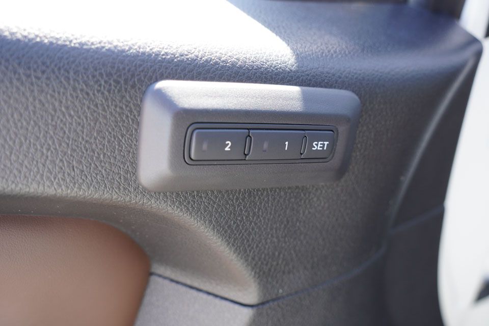 2024 Nissan Titan Platinum Reserve photo 22