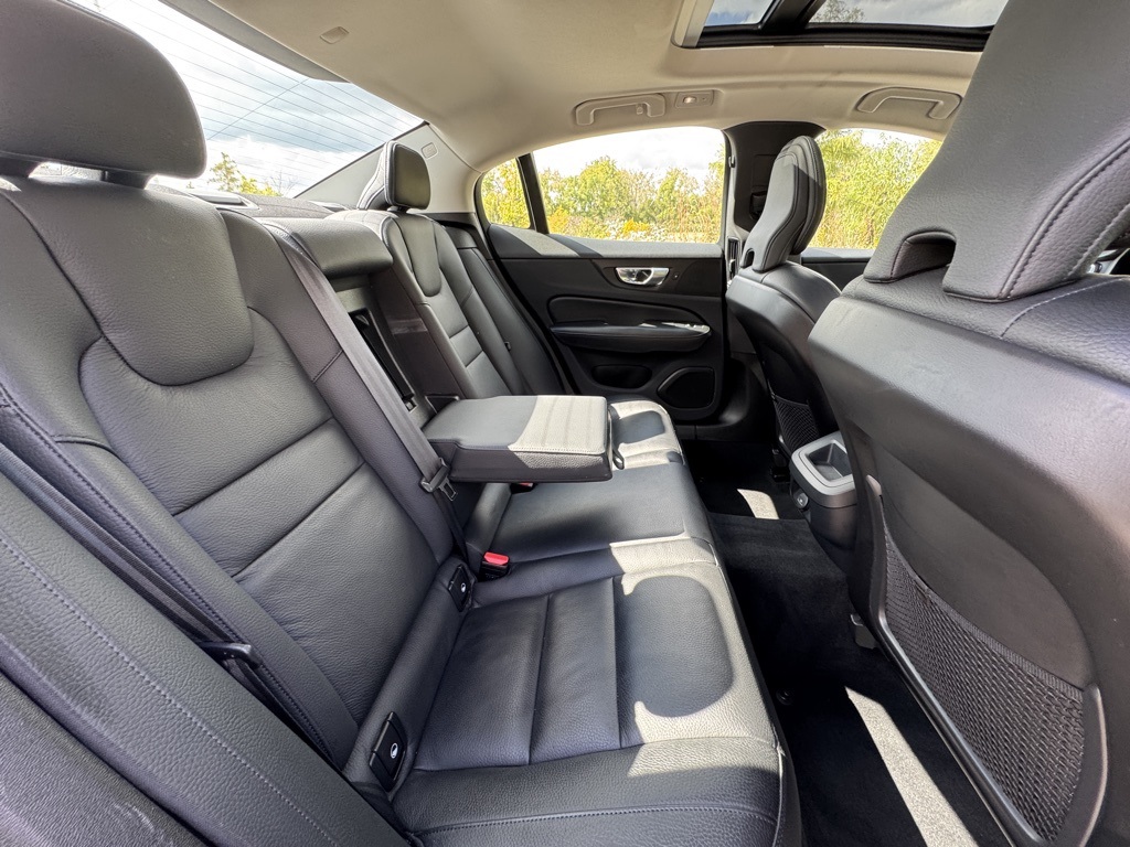 2024 Volvo S60 B5 Plus photo 19