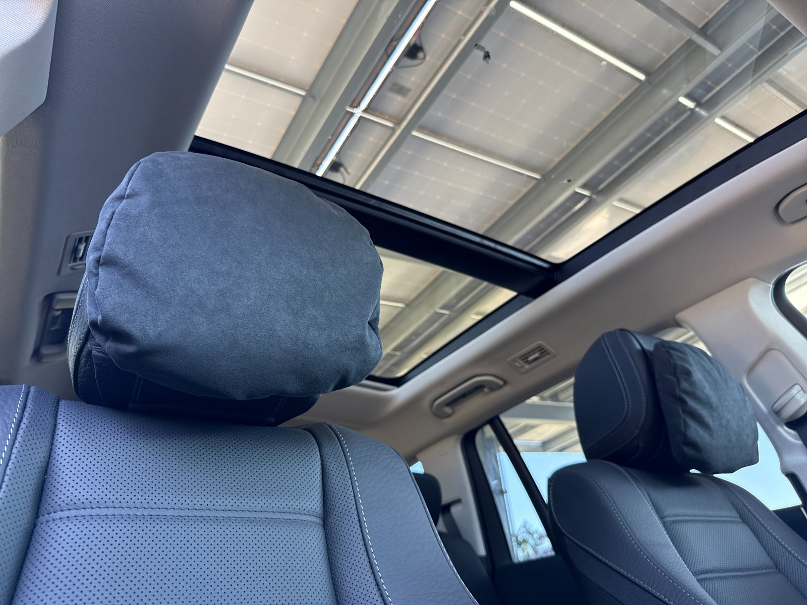 2026 Mercedes Benz GLS 450 4MATIC photo 16