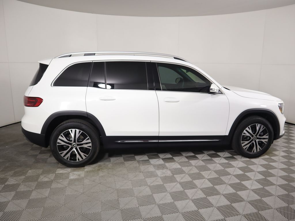 2026 Mercedes Benz GLB 250 photo 3