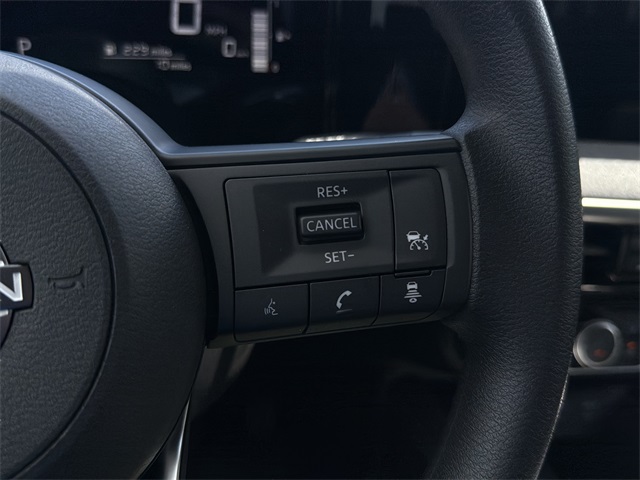 2025 Nissan Kicks SV photo 16