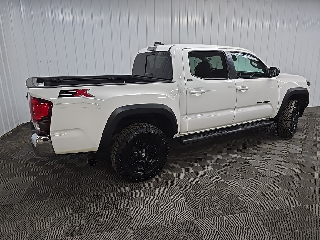 2023 Toyota Tacoma SR5 V6 photo 3