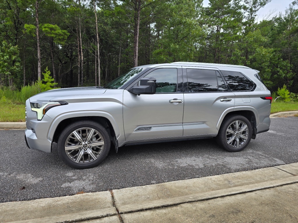 2023 Toyota Sequoia Capstone photo 2
