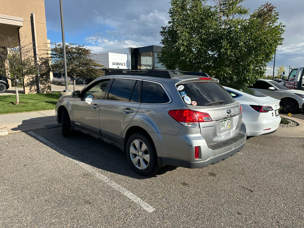2010 Subaru Outback Premium photo 4