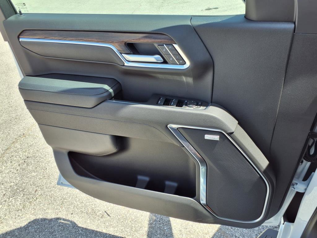 2025 Gmc Sierra 1500 SLT photo 17