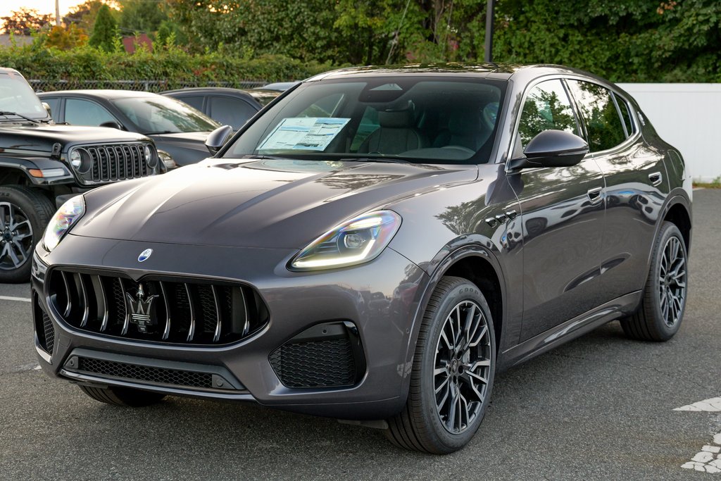 2025 Maserati Grecale photo 3
