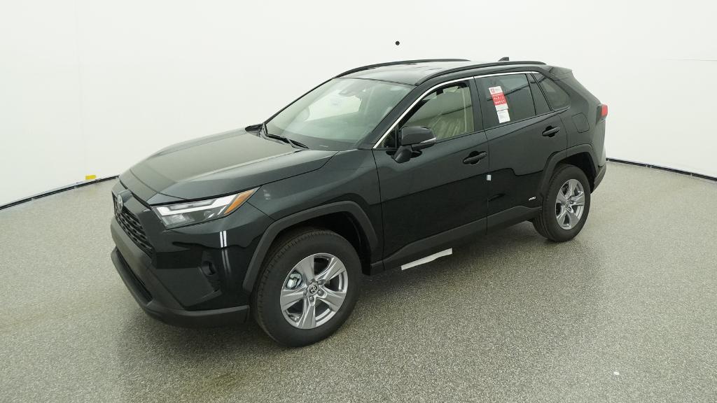 2025 Toyota RAV4 XLE's photo