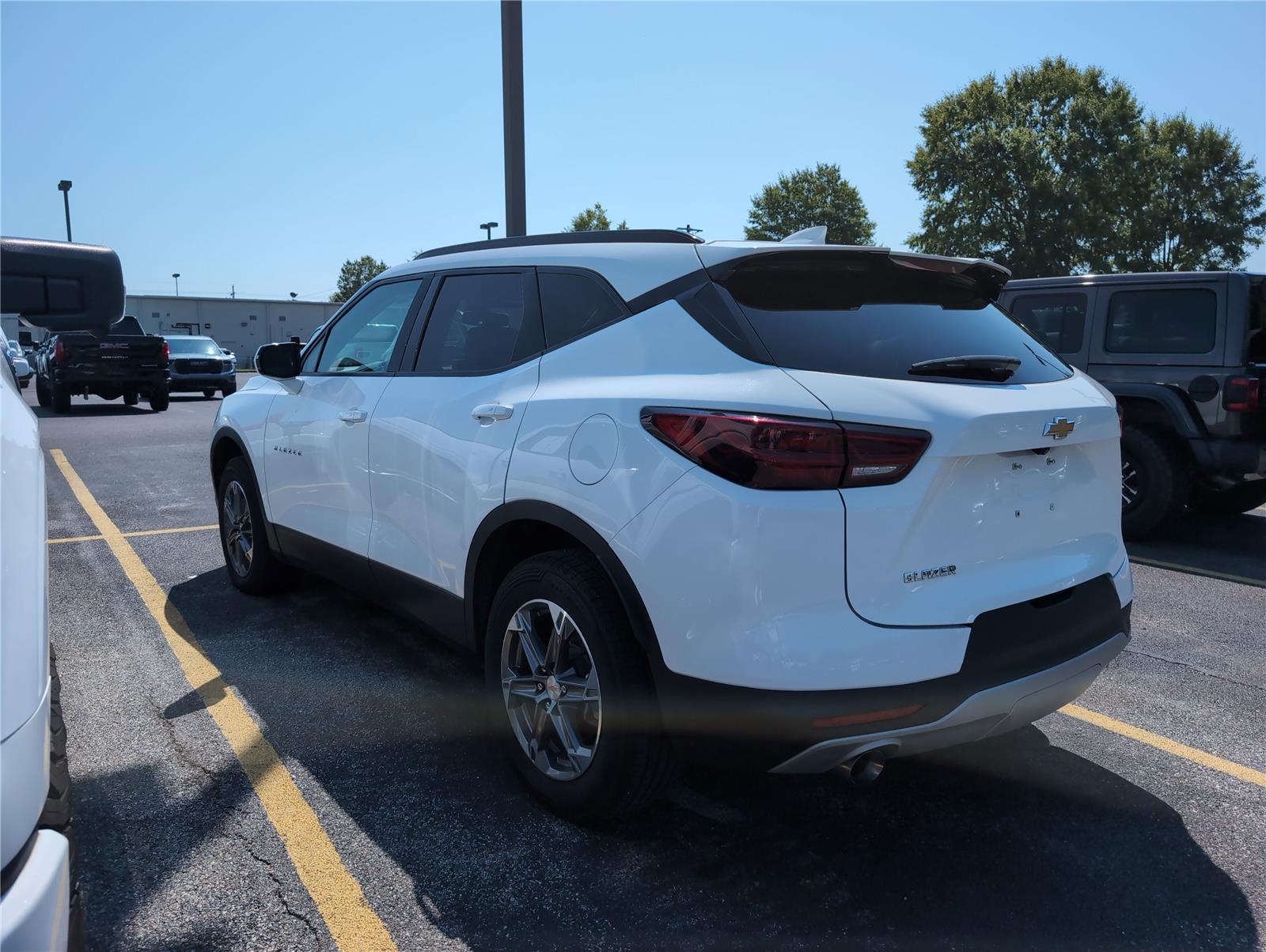 2024 Chevrolet Blazer 3LT photo 2