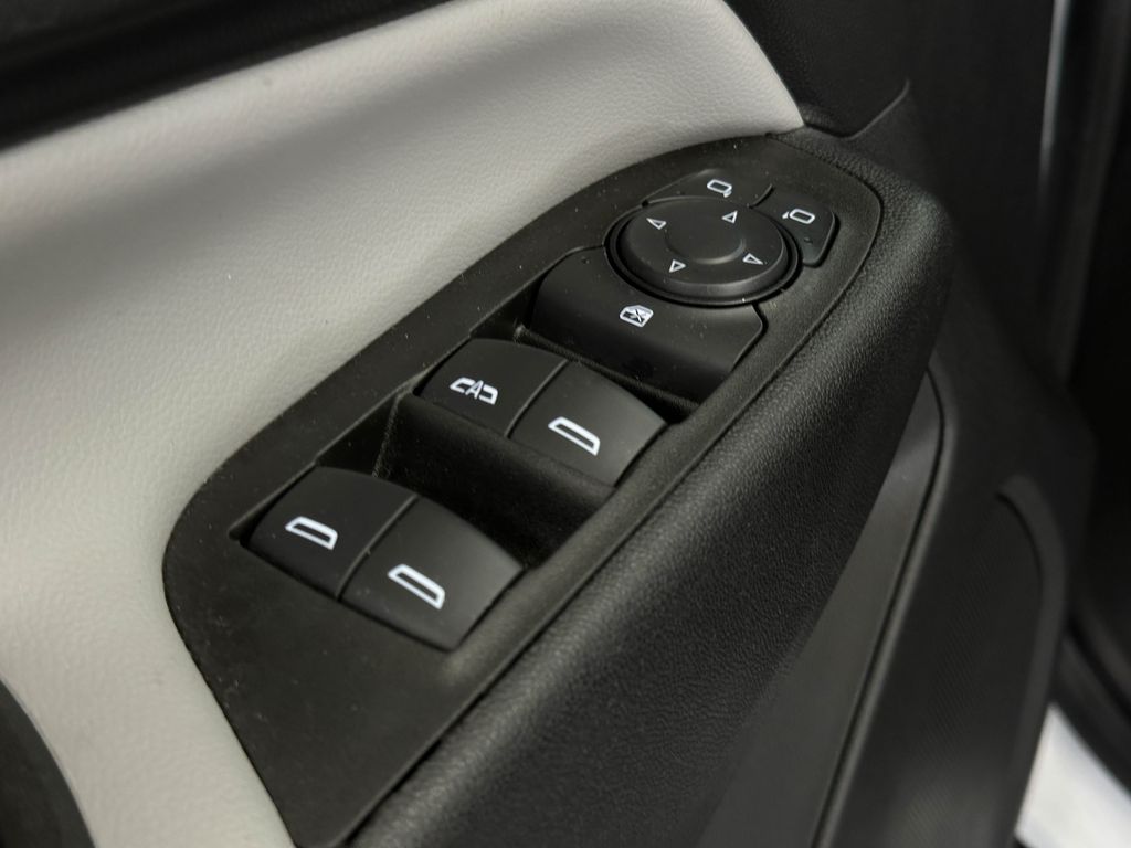 2022 Chevrolet Equinox LS photo 20