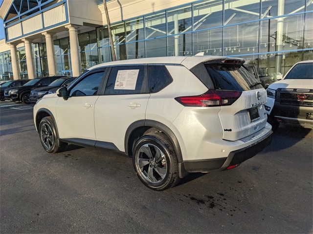 2024 Nissan Rogue SV photo 4