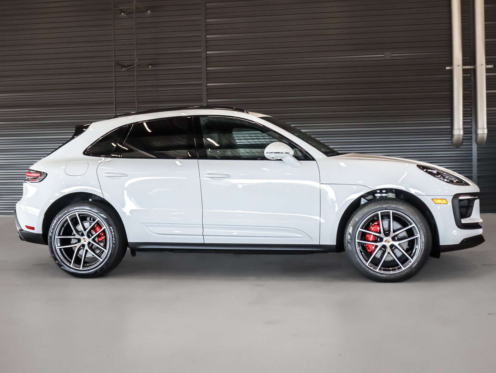 2025 Porsche Macan S photo 11