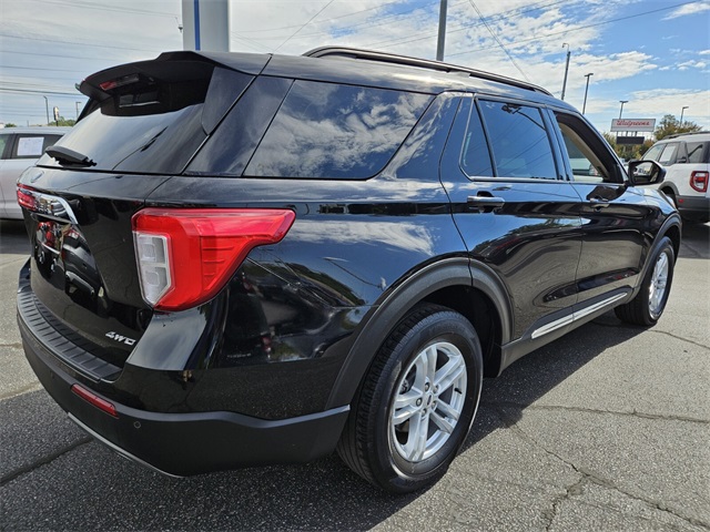 2023 Ford Explorer XLT photo 3