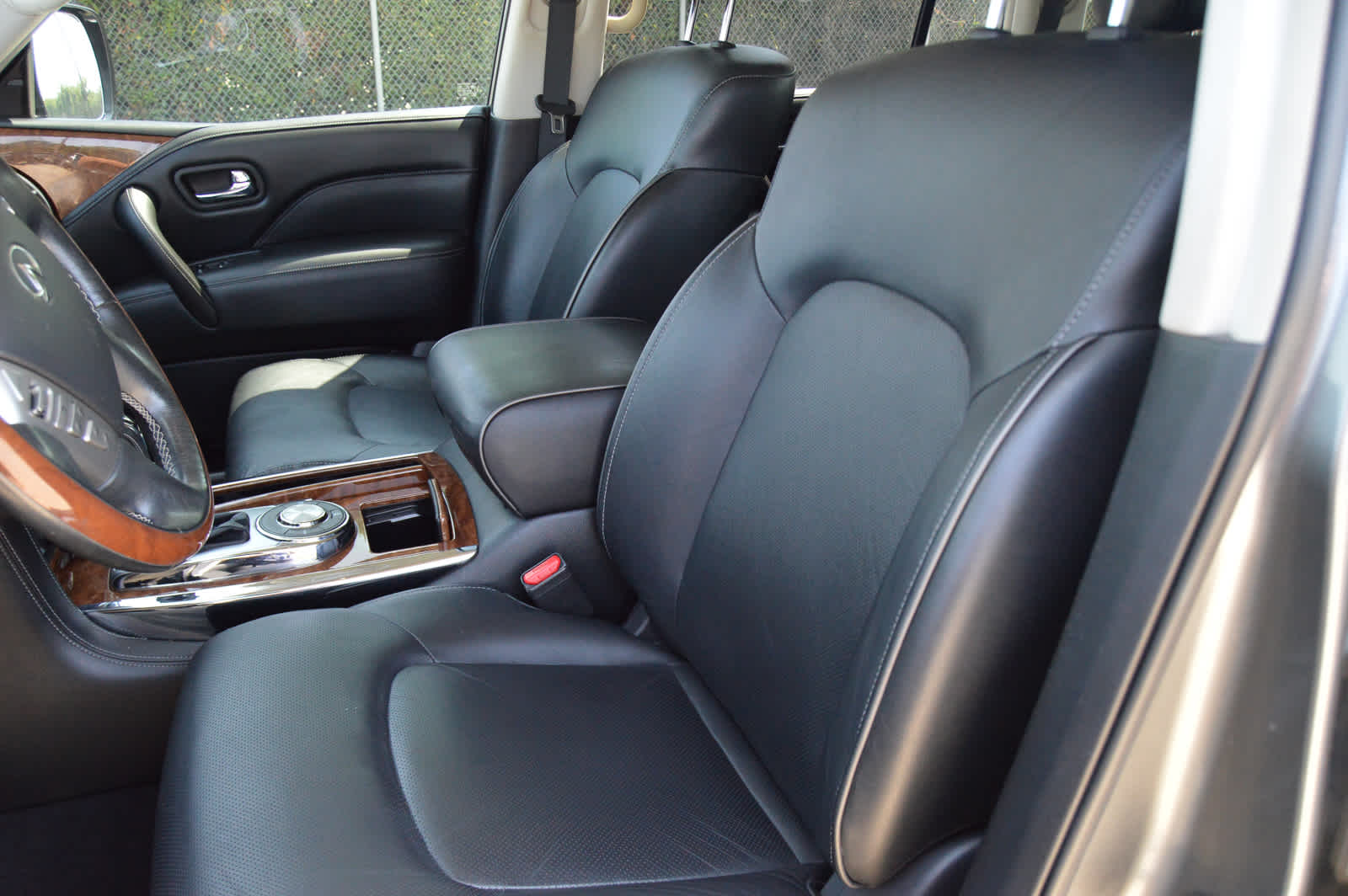 2019 Infiniti QX80 Luxe photo 11