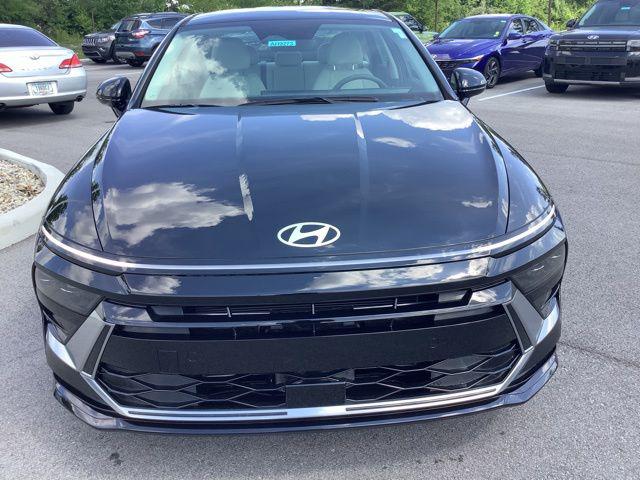 2025 Hyundai Sonata SEL photo 2