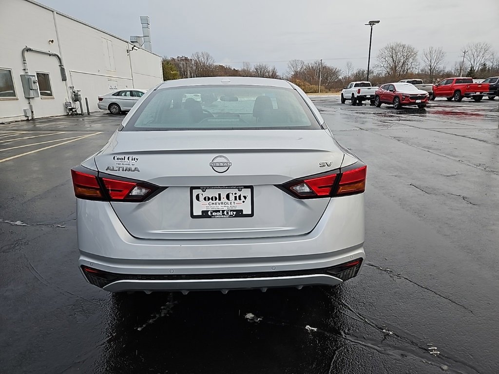 2024 Nissan Altima 2.5 SV photo 4