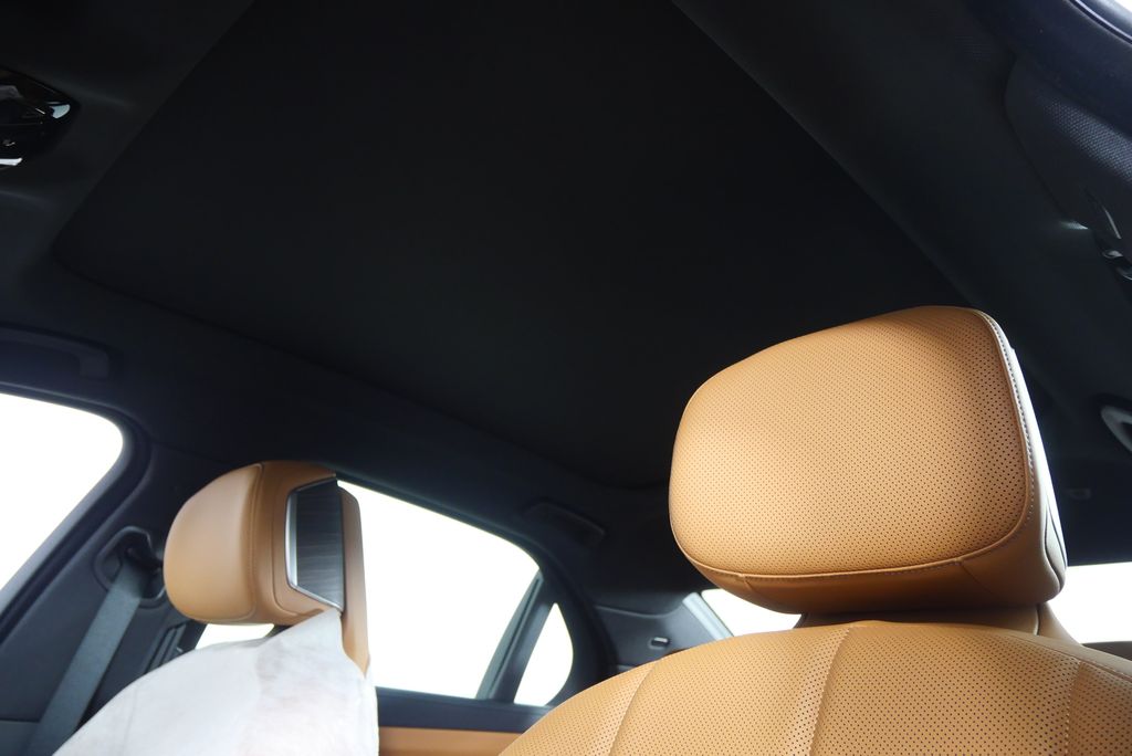 2025 Bmw 740i photo 11