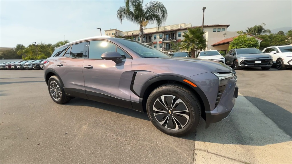 2025 Chevrolet Blazer EV photo 2