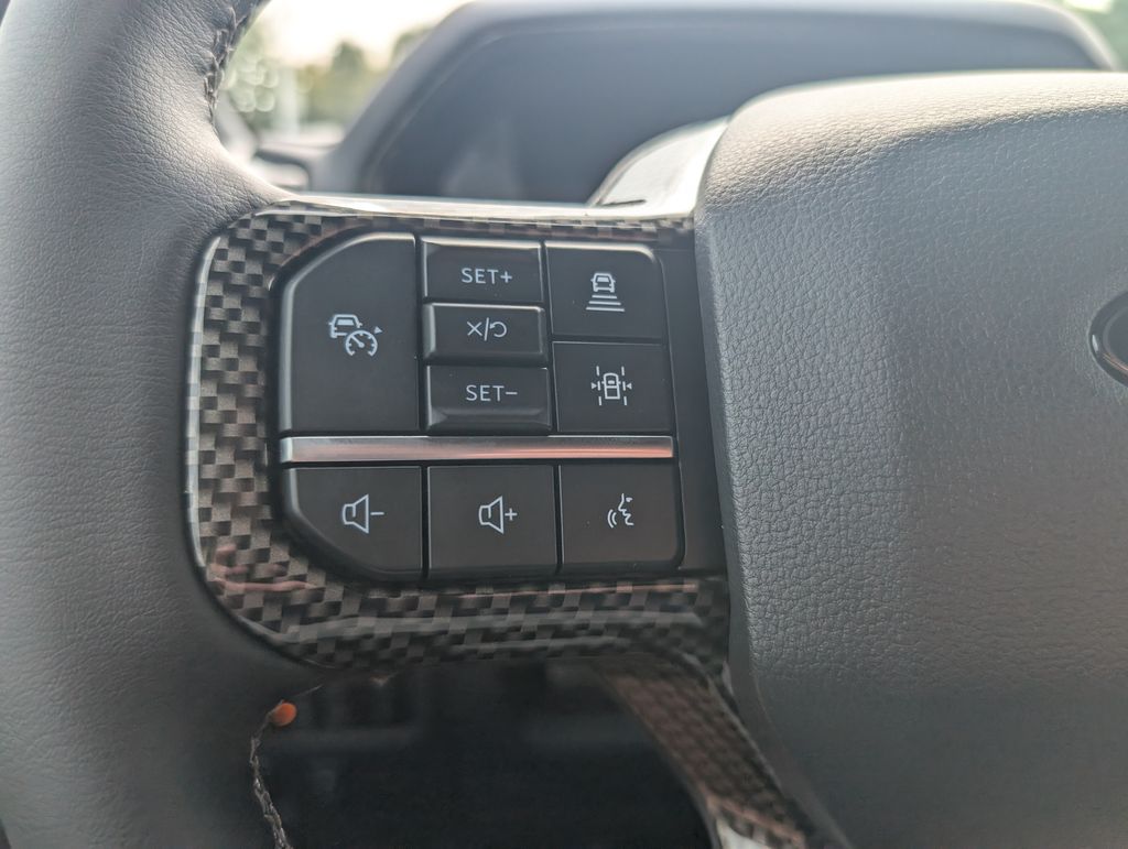 2025 Ford F-150 Lariat photo 16