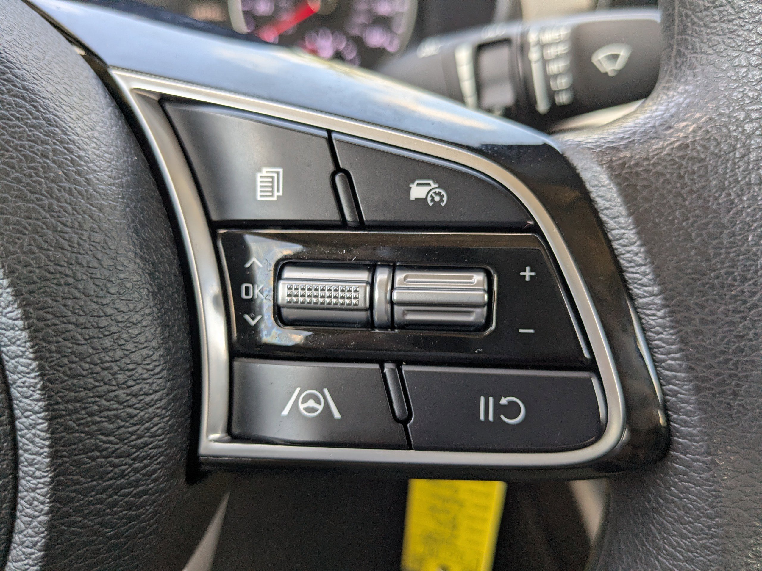 2024 Kia Forte LXS photo 23