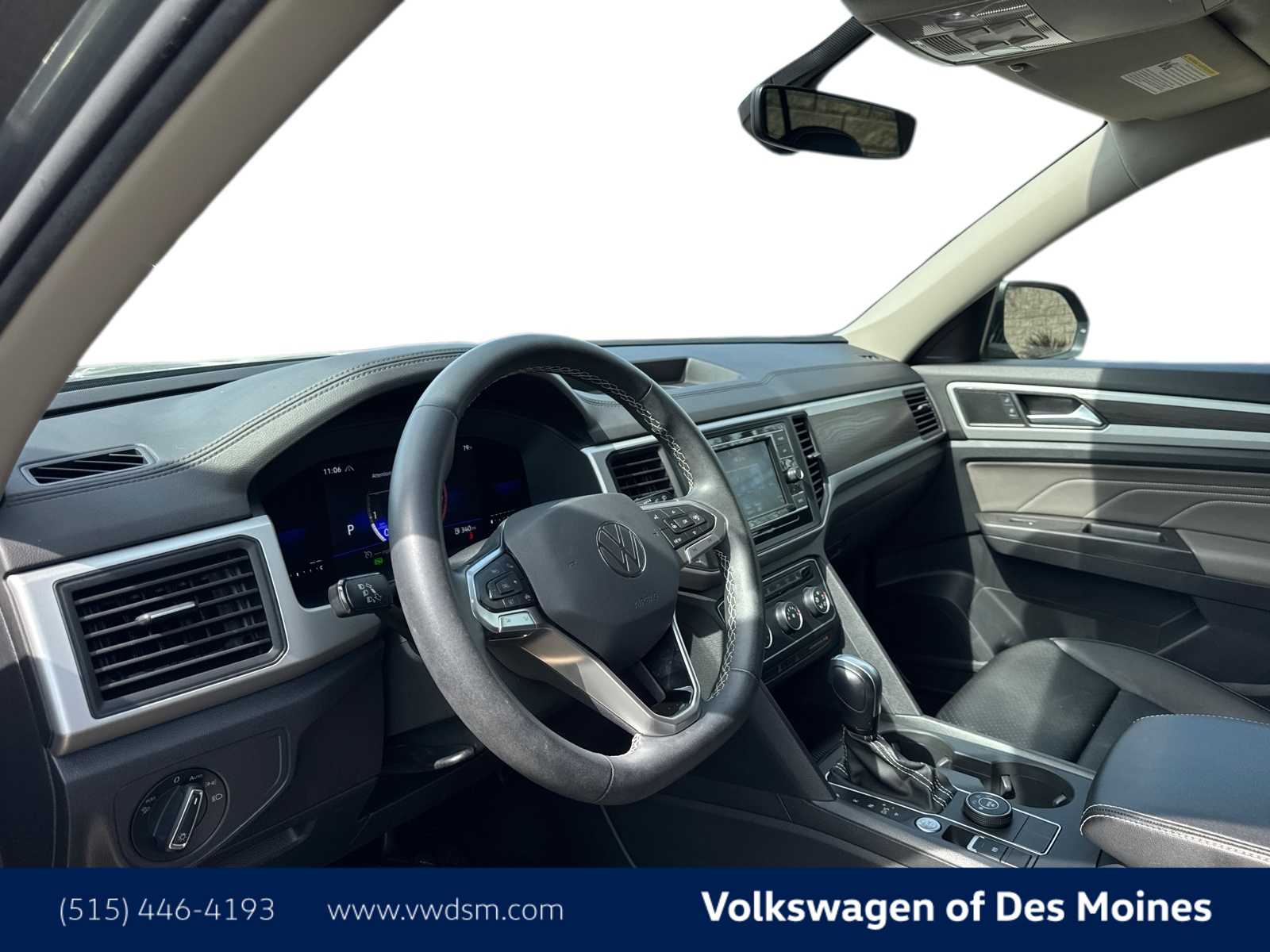 2023 Volkswagen Atlas SE photo 2