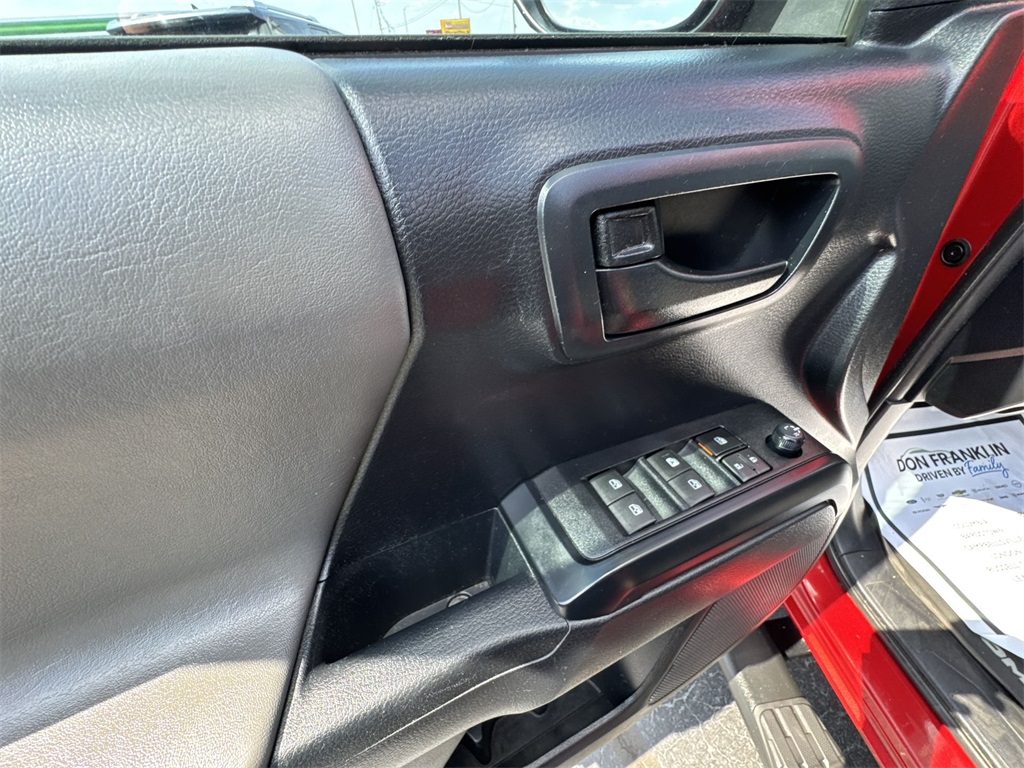 2019 Toyota Tacoma SR photo 13