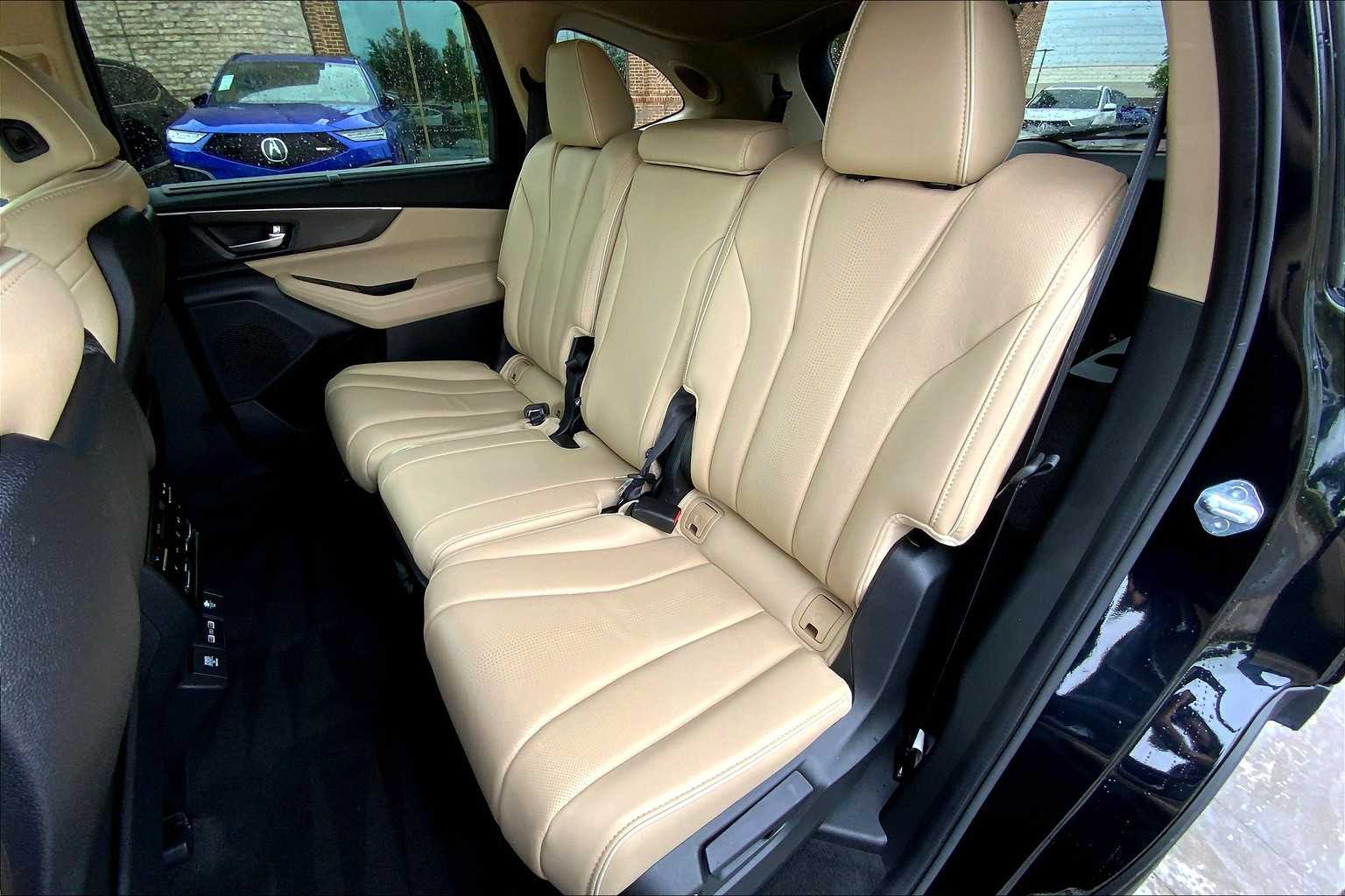2024 Acura MDX SH-AWD Advance photo 18