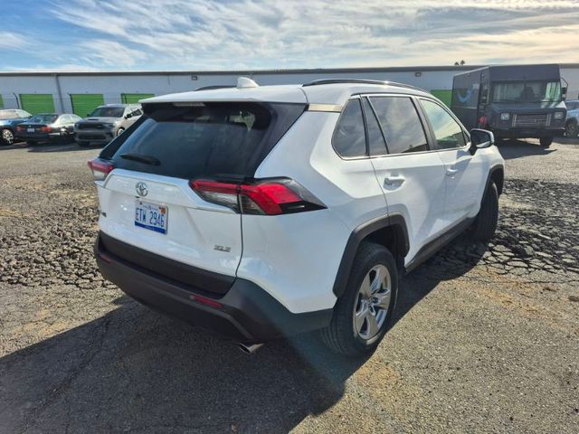 2023 Toyota RAV4 XLE photo 3