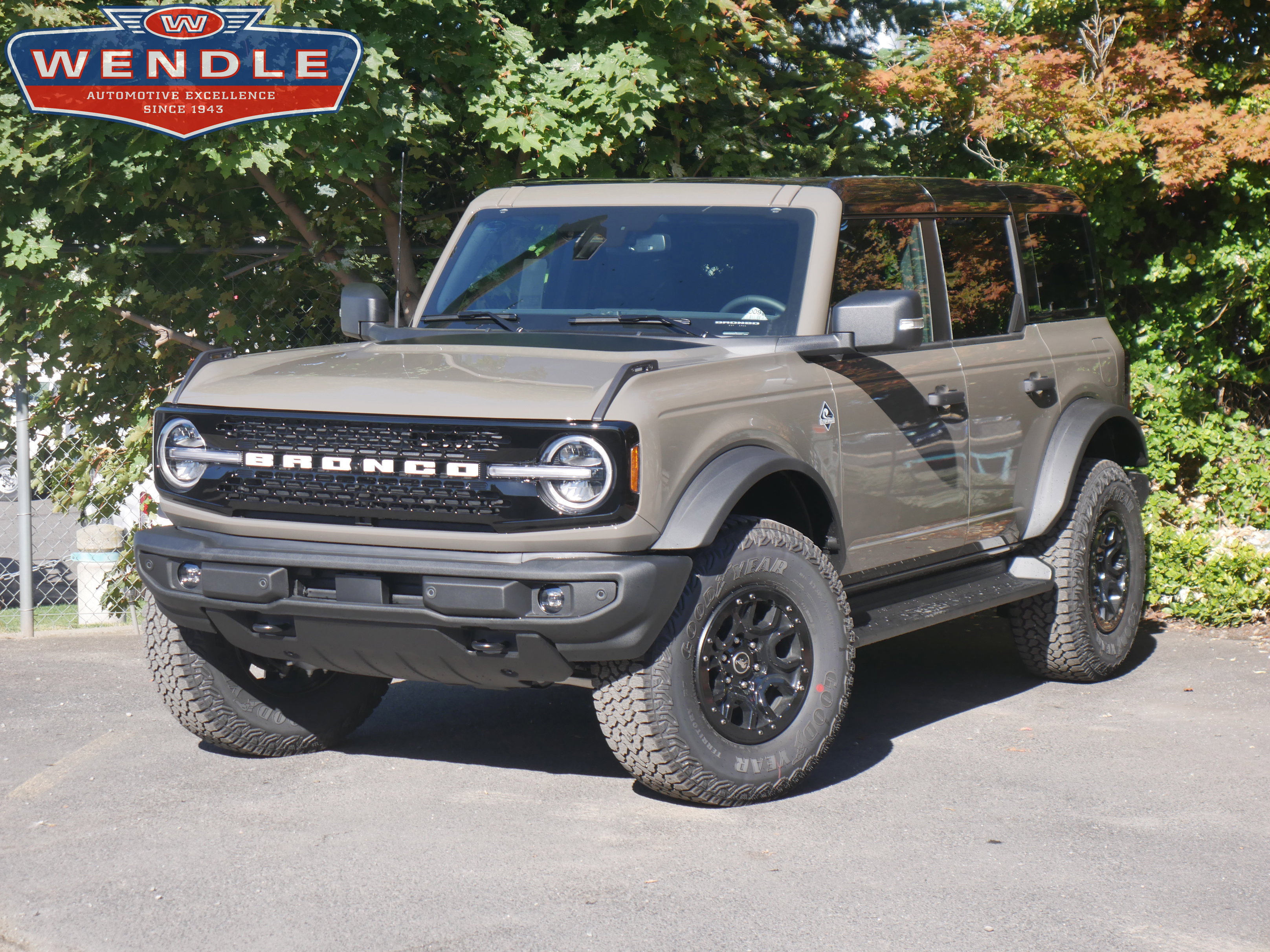 2025 Ford Bronco 4-Door Outer Banks's photo