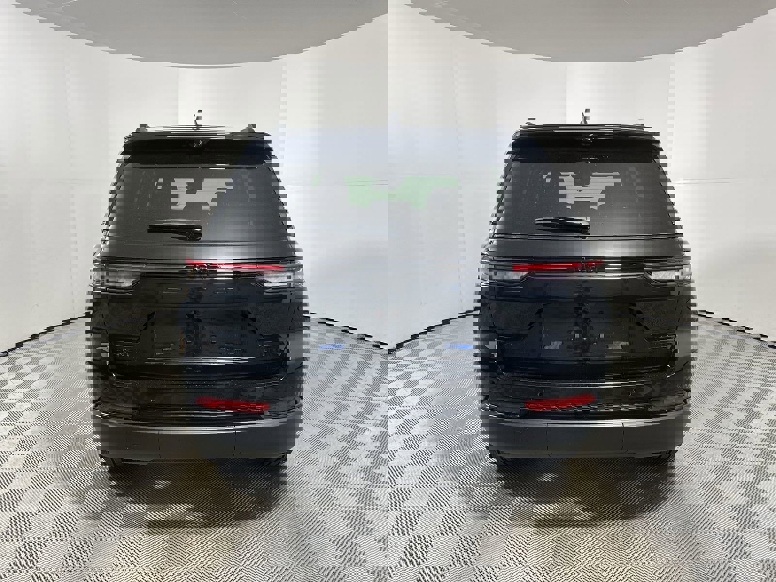 2025 Jeep Grand Cherokee Limited photo 3