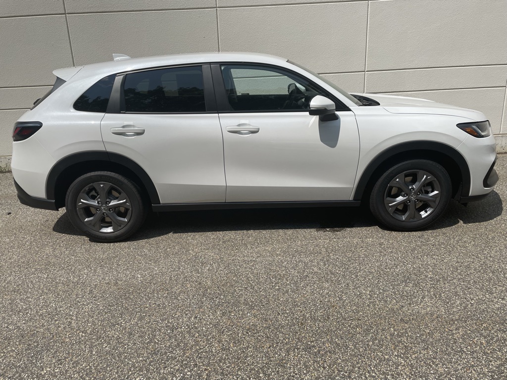 2026 Honda HR-V LX photo 3
