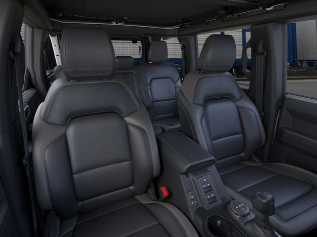 2025 Ford Bronco Outer Banks photo 9
