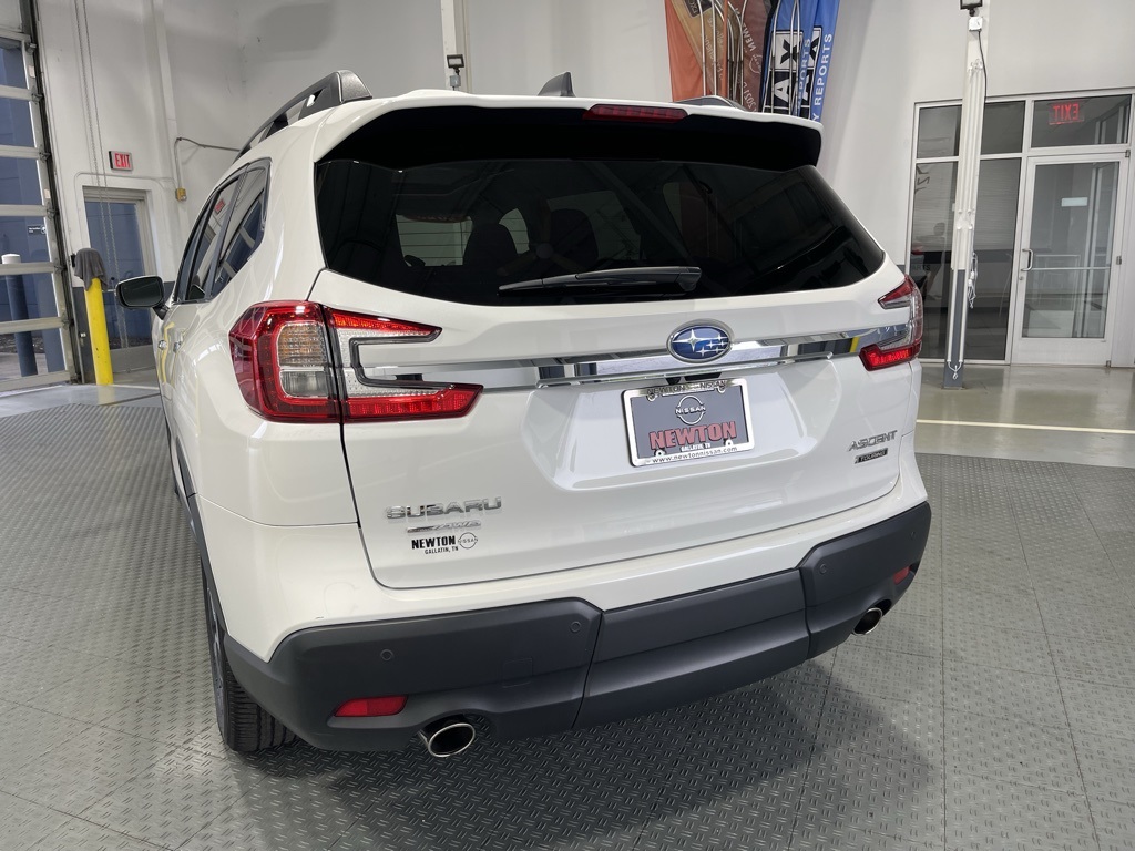 2023 Subaru Ascent Touring photo 3