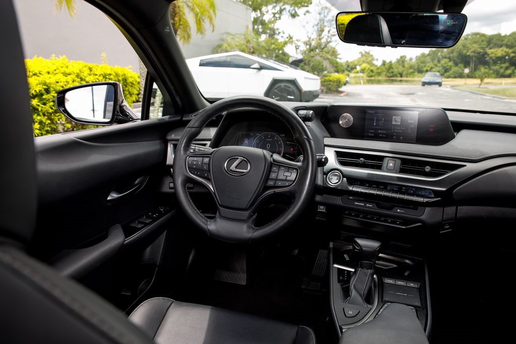2019 Lexus UX 200 photo 30