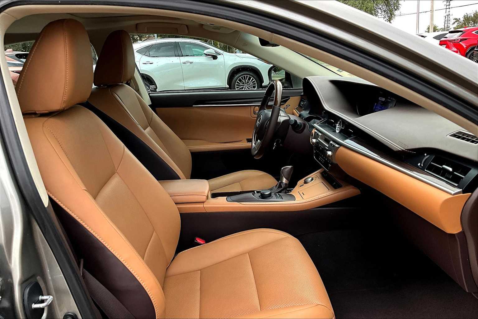 2017 Lexus ES 350 photo 8