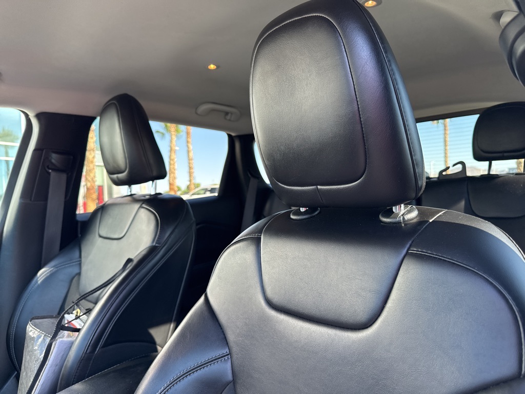 2020 Jeep Cherokee Latitude photo 14