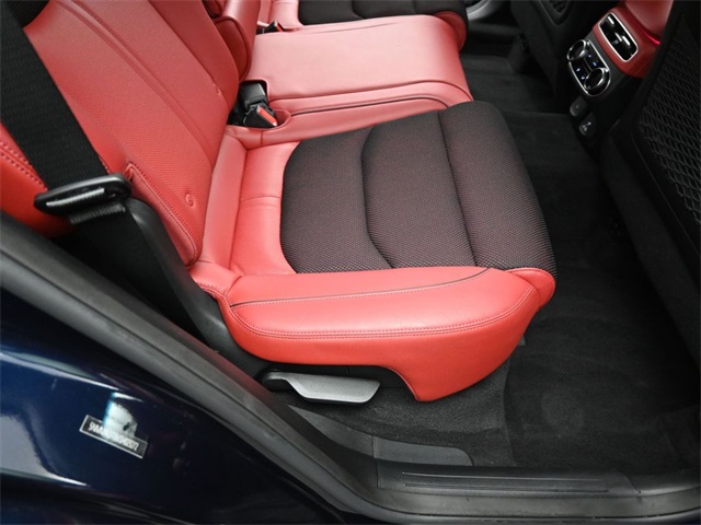 2025 GENESIS GV70 - Image 28