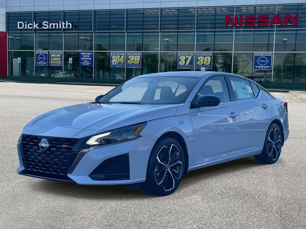 2025 Nissan Altima SR photo 3