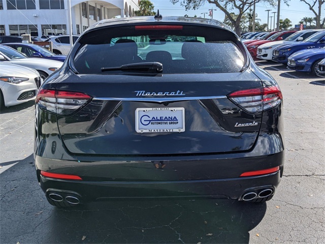2023 Maserati Levante Base GT photo 3